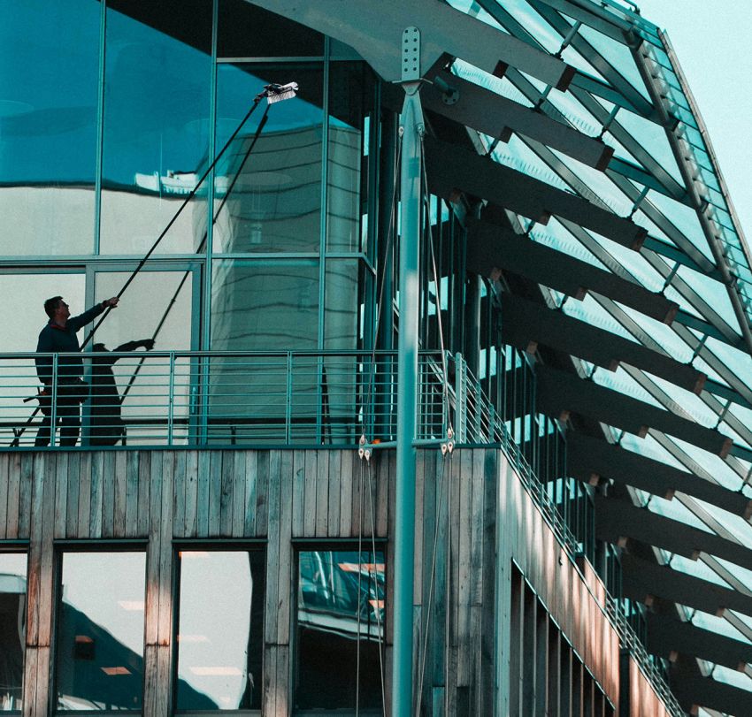 SupremeClean London - Reach & Wash Window Cleaning