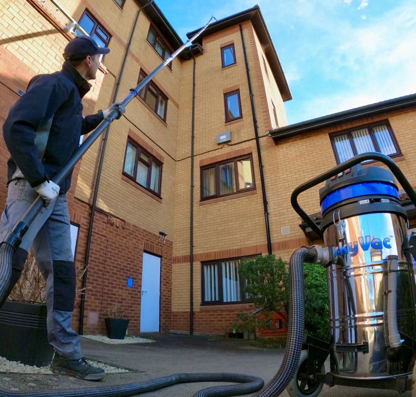 SupremeClean London - Gutter Cleaning